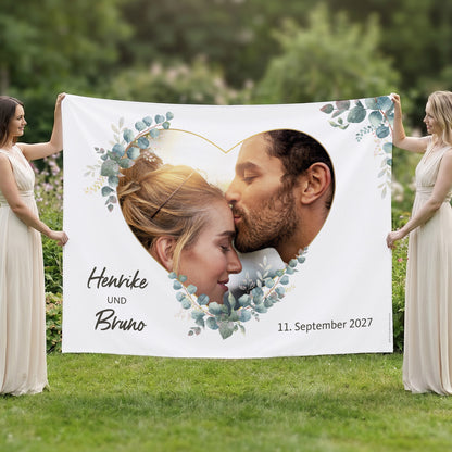 Großes Textilbanner zur Hochzeit mit Herzmotiv, Foto, den Namen Henrike und Bruno und Datum 11. September 2027