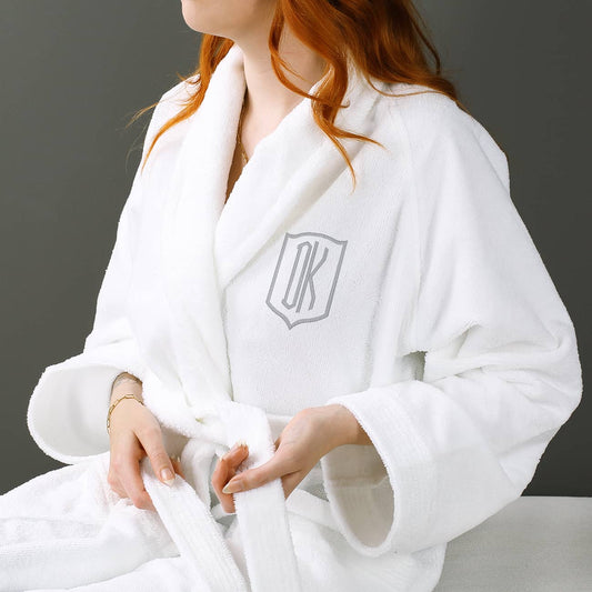 Weicher Bademantel mit Initialen bestickt in Silber, Unsiex Gr. S-XL