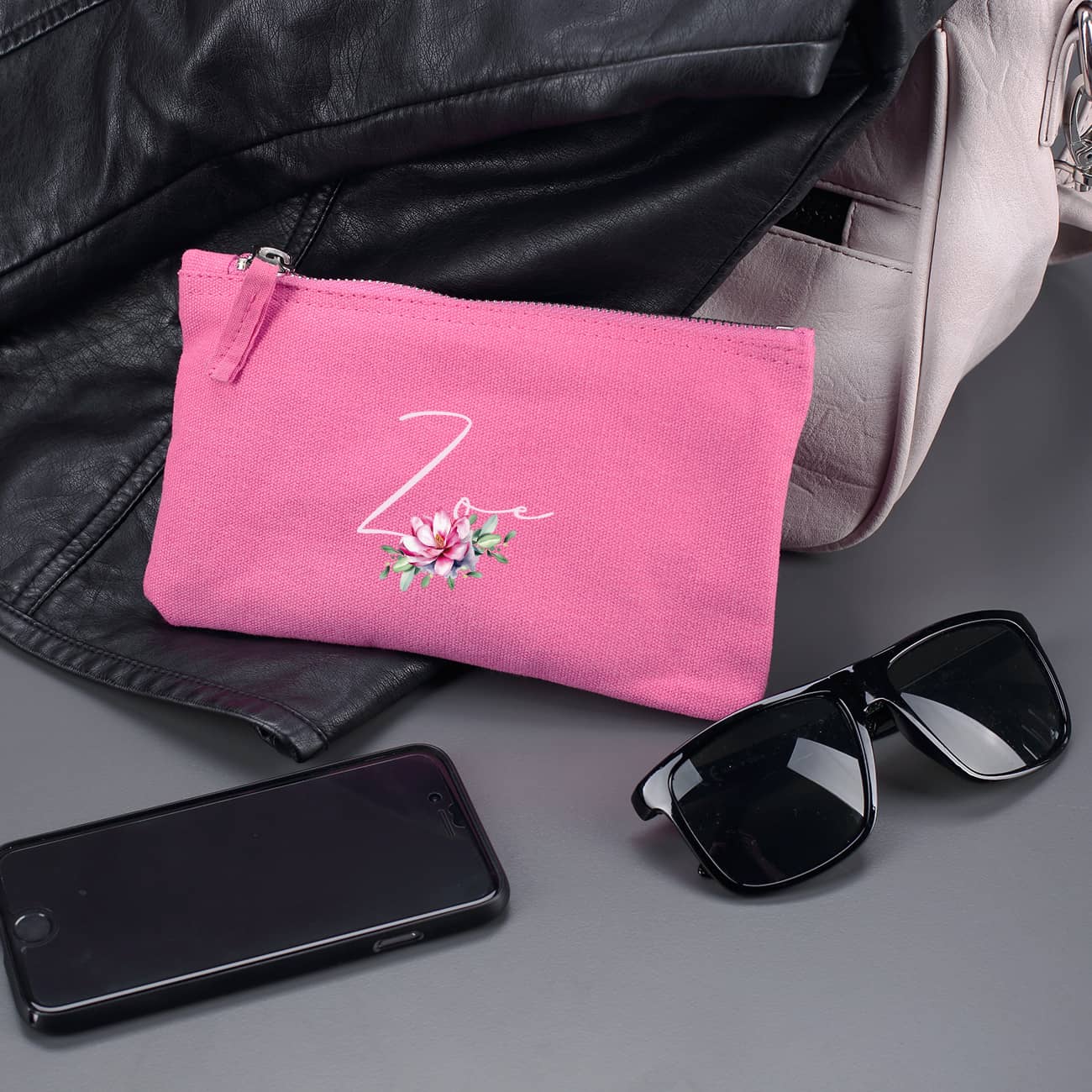 Persönliches Beautycase mit Name & Magnolie bedruckt