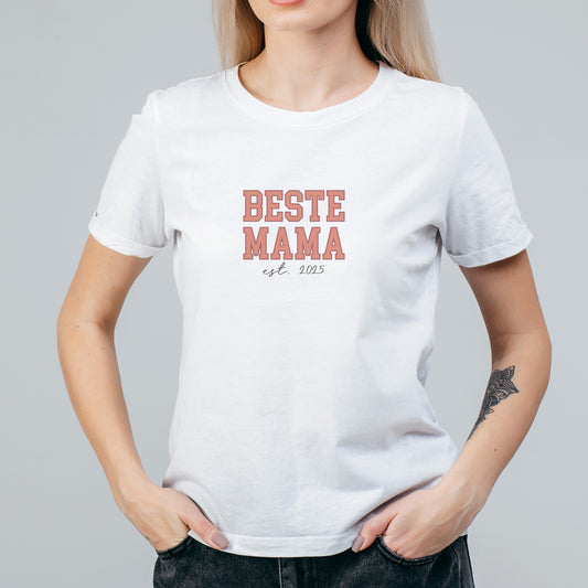 Weißes Damen T-Shirt auf Bügel mit Beste Mama Aufdruck und individuellem Jahr
