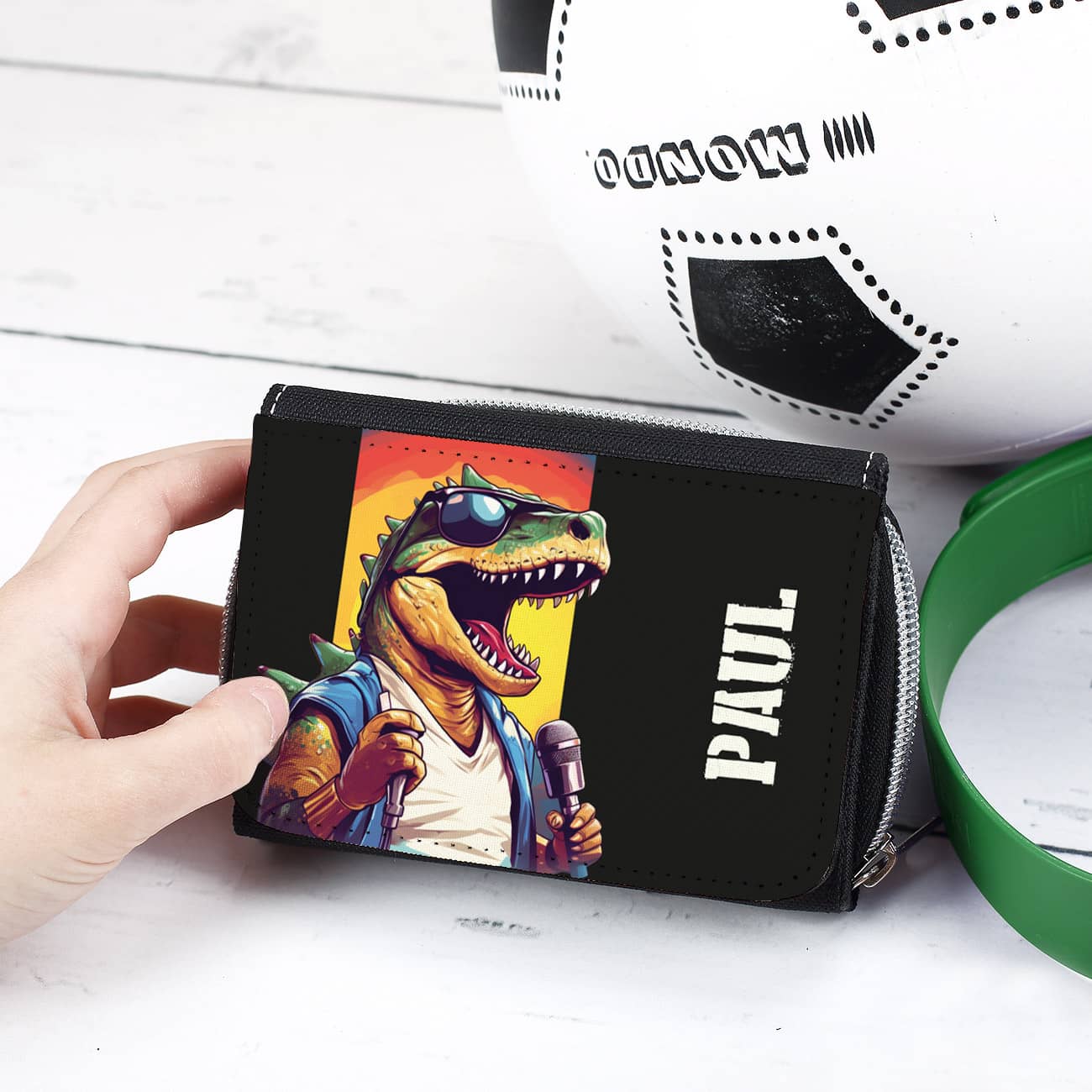 Freche Geldbörse für Kinder mit rockenden Sänger-Dino und Name