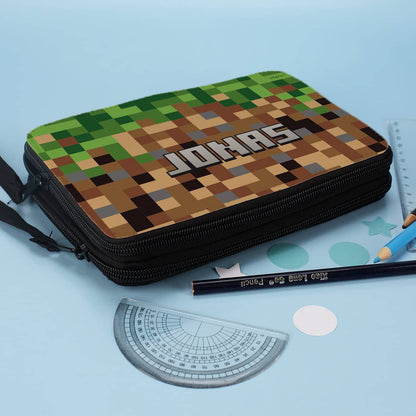 Federmappe mit Pixelmotiv und Name