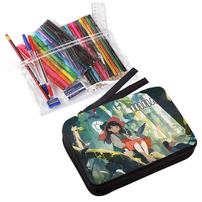 Anime-Federmappe mit Füllung bedruckt mit einer kleinen Hexe vor alten Dschungelruinen