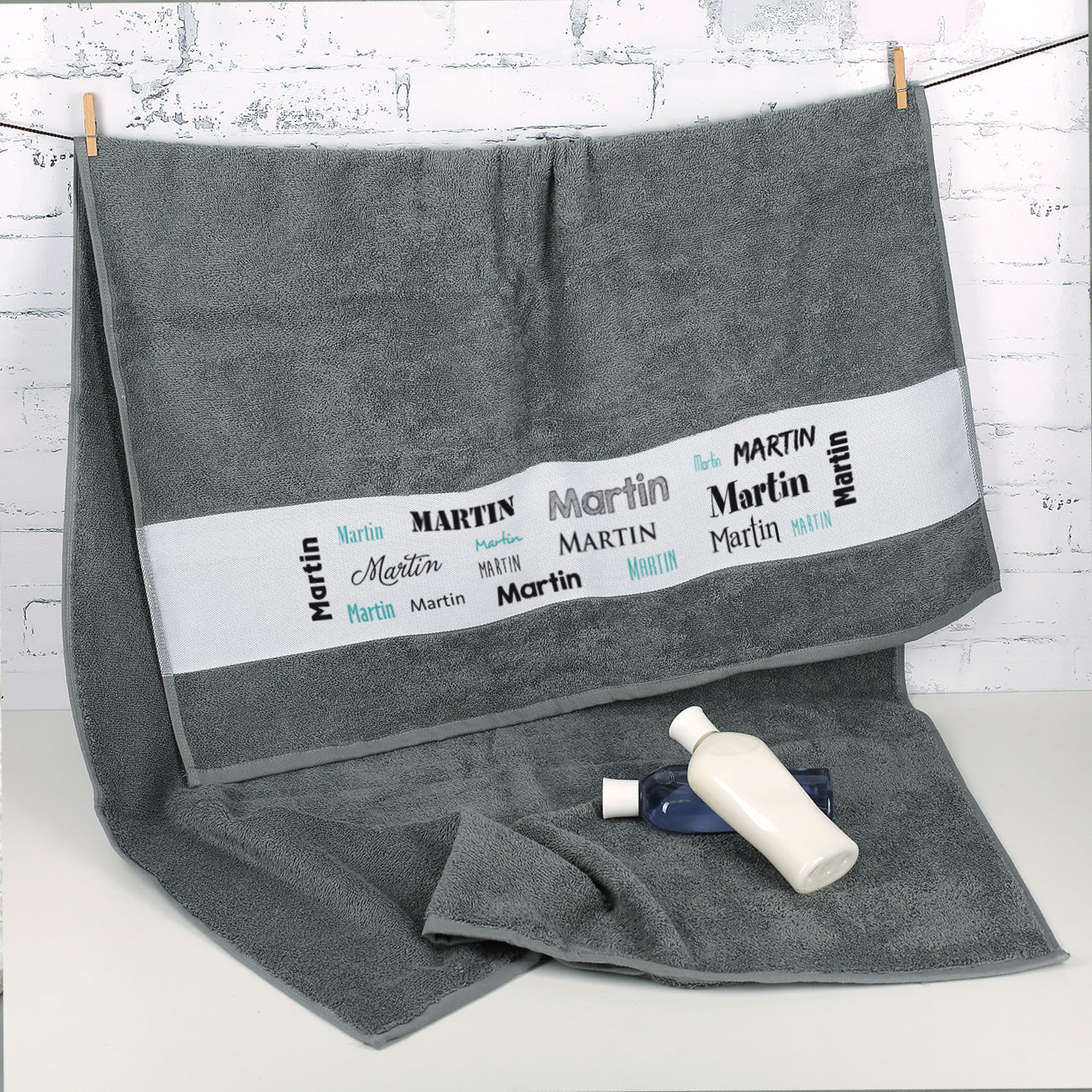 Handtuch mit Namen Badetuch grau