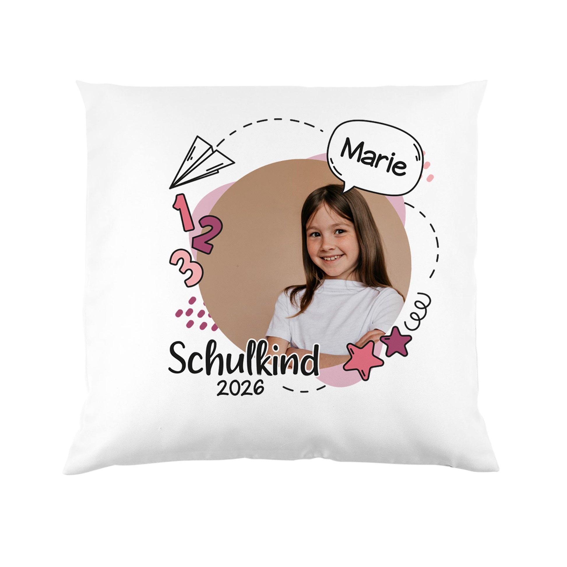 Kissen zur Einschulung mit Foto, Name und Schuljahr in Rosa - freigestellt auf weißem Hintergrund