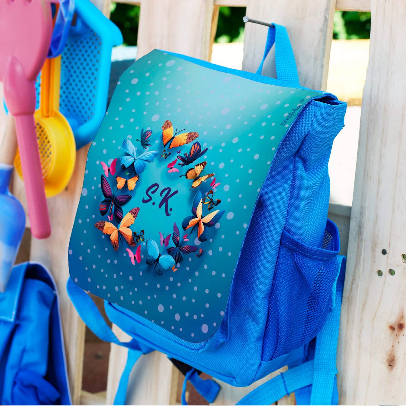 Kinder-Rucksack mit Schmetterlingen und Initialen