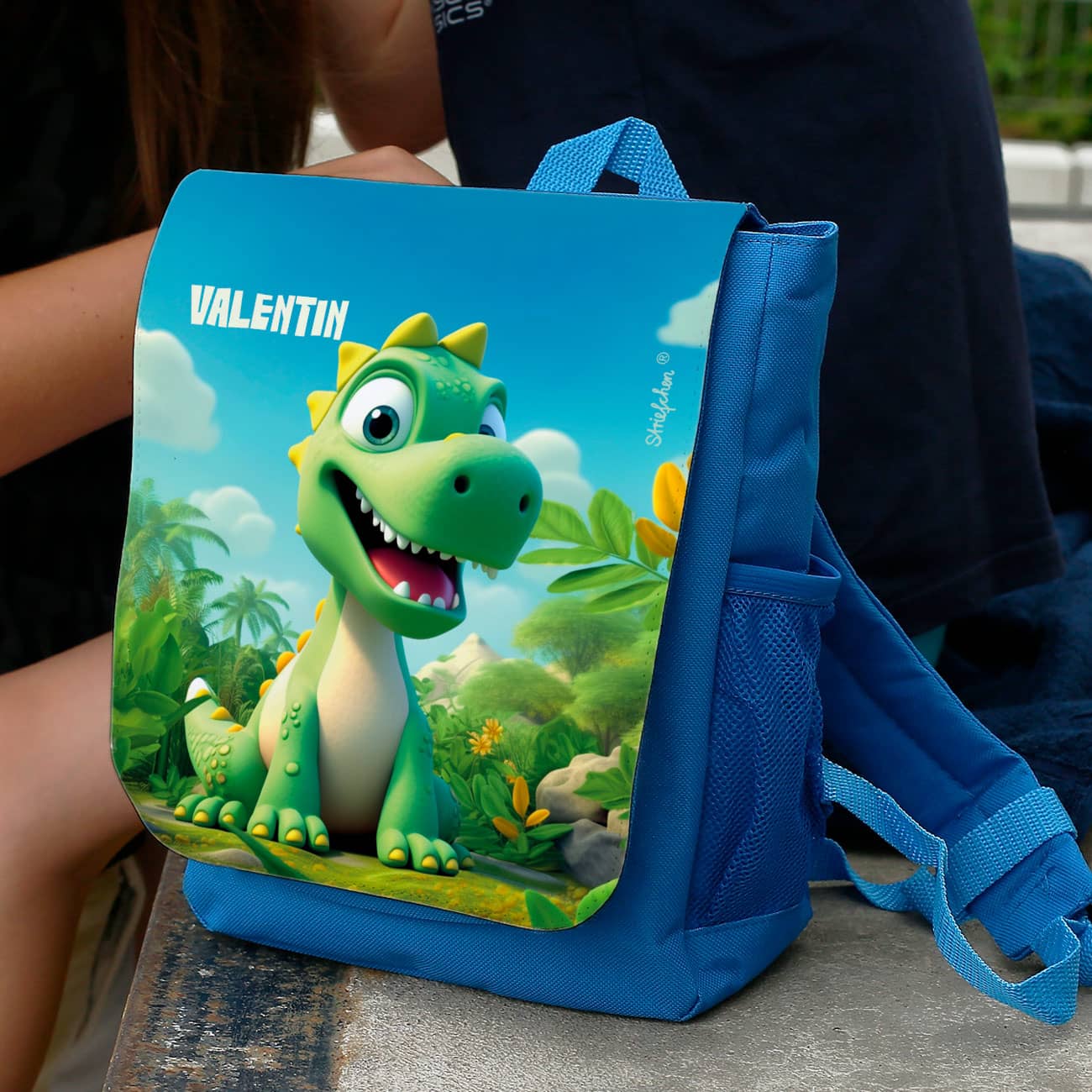 Kinderrucksack mit niedlichem Dinosaurier und Namensaufdruck