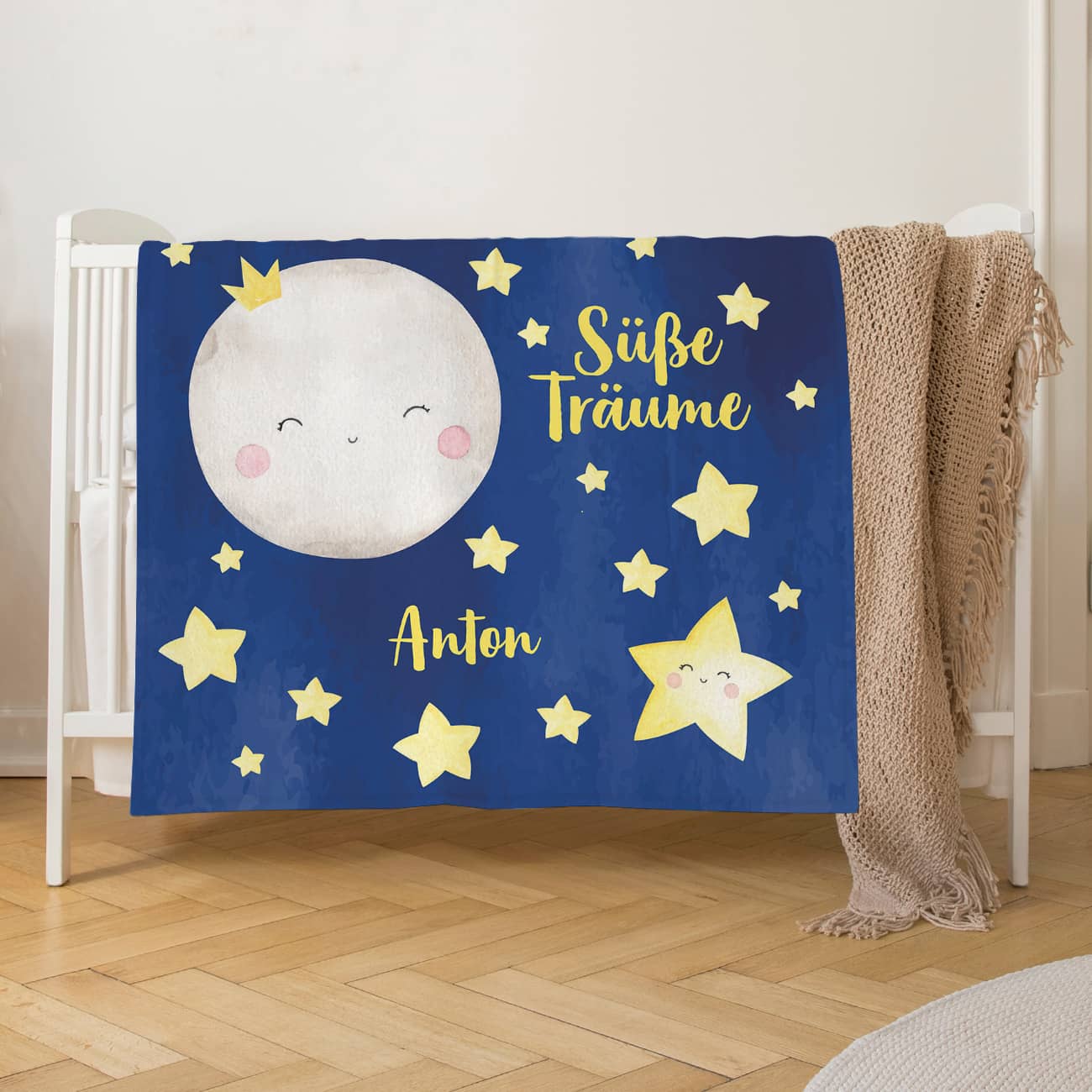 Kuscheldecke zur Geburt mit Sternchen und Mond Motiv und Name bedruckt