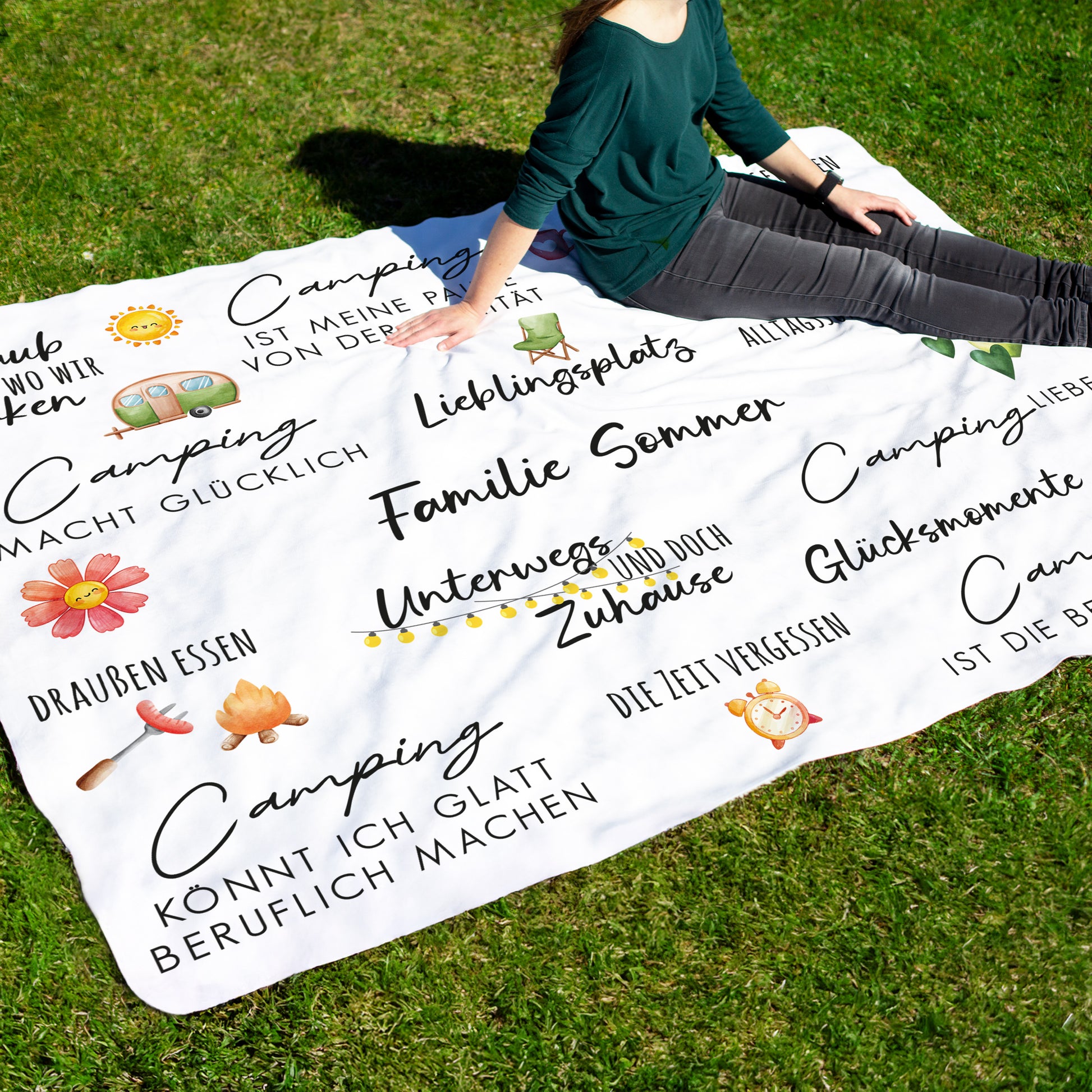 Weiche Sherpadecke mit Camping-Sprüchen, perfekt für gemütliche Lagerfeuerabende
