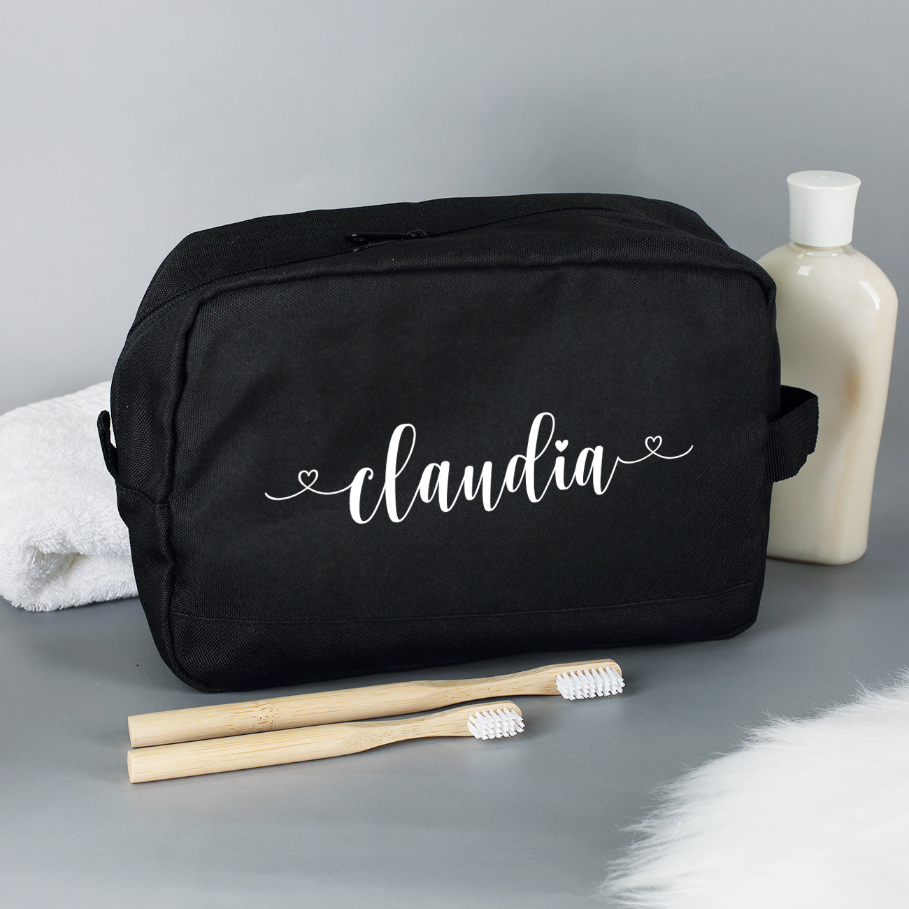 Kulturtasche in Schwarz mit individuellem Aufdruck