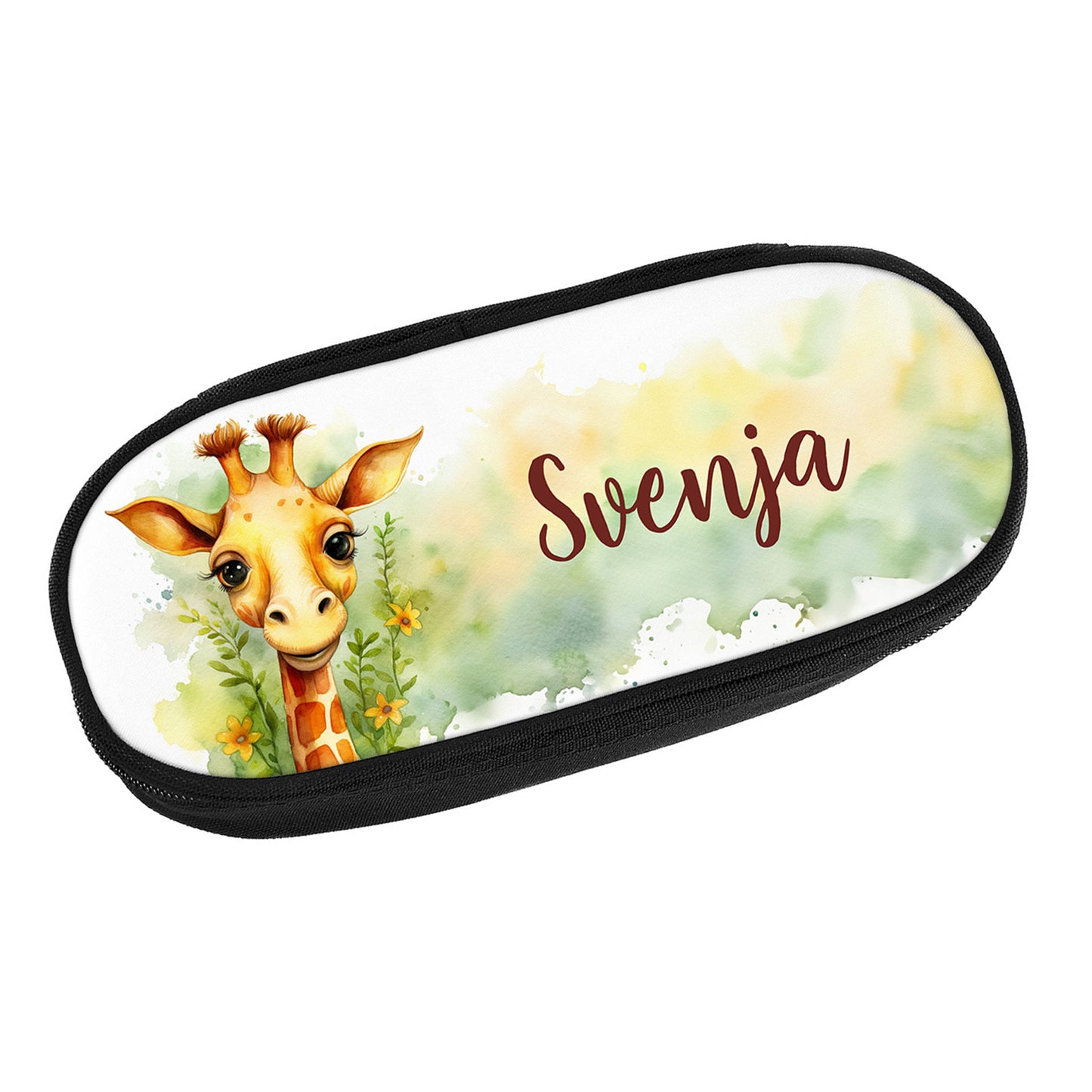 Produktabbildung der Stiftebox mit Giraffenmotiv und dem Namen Svenja auf weißem Hintergrund