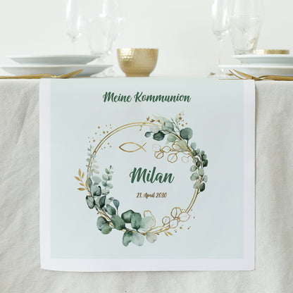 Tischläufer mit Eukalyptuskranz zur Kommunion personalisiert mit Name und Datum