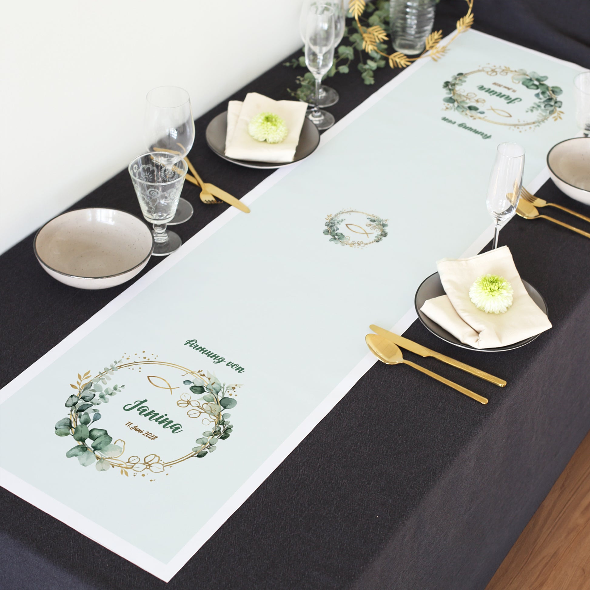 Personalisierter Tischläufer zur Firmung mit Eukalyptusmotiv Name und Datum
