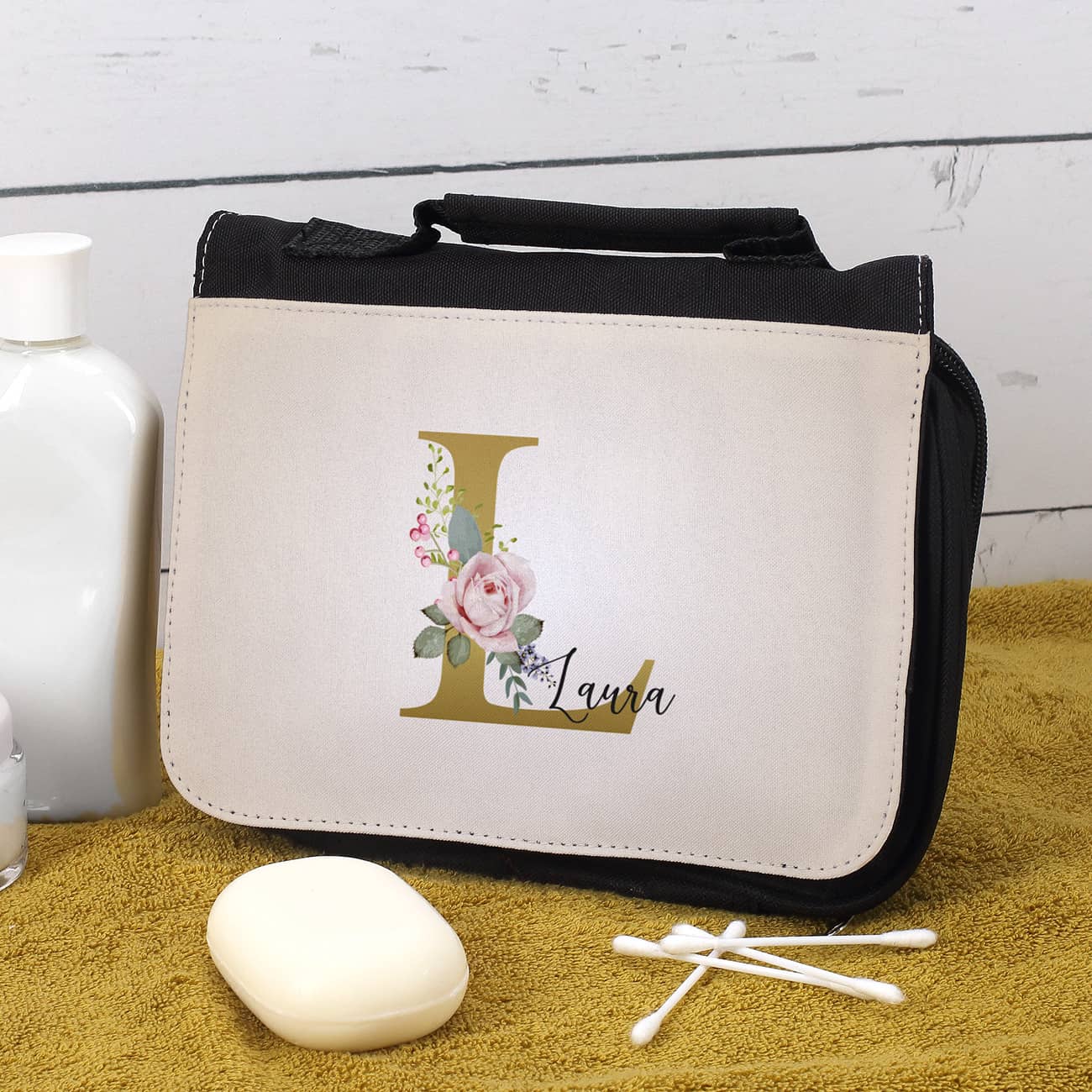 Waschtasche mit Rosen-Initiale und Name