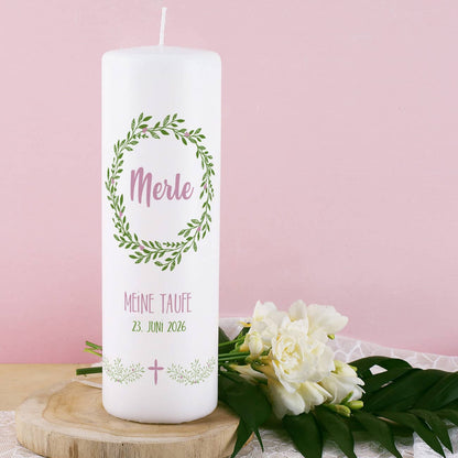 Kerze für Taufe, Kommunion oder Konfirmation mit floralem Kranz, Name, Datum und Wunschtext