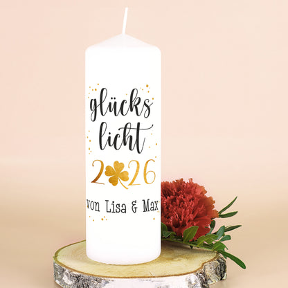 Glückslicht 2026 - Kerze mit Kleeblatt in Goldoptik
