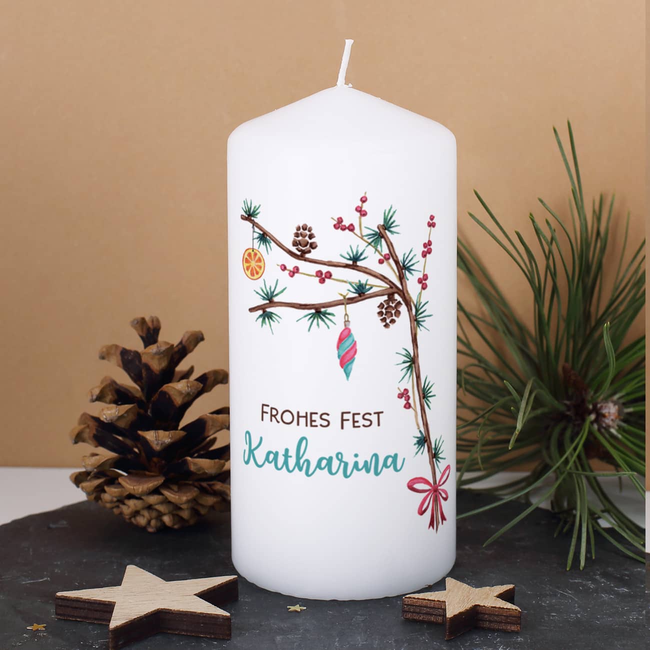 Weihnachts-Kerze mit Zweigen und Wunschtext