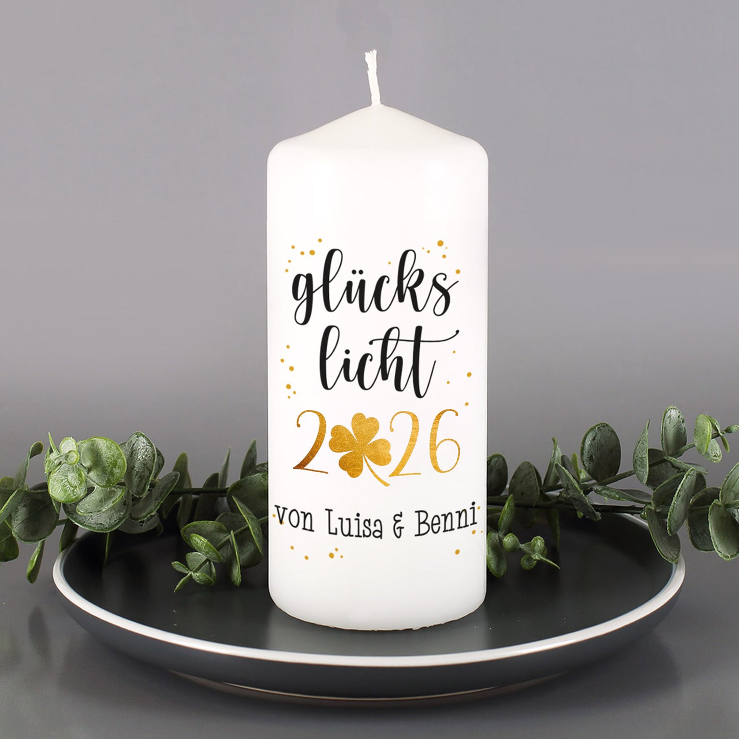 Glückslicht 2026 - Stumpenkerze mit Ihrem Text bedruckt