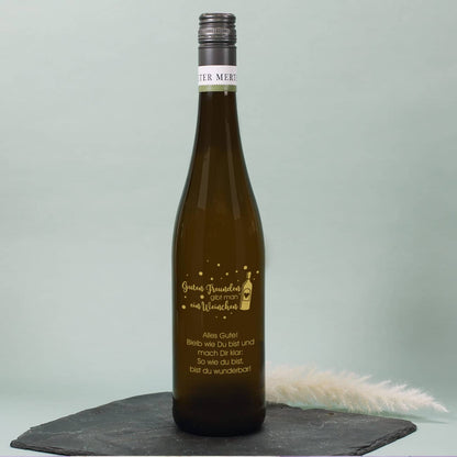 Guten Freunden gibt man ein Weinchen - Gravierte Weinflasche in verschiedenen Sorten mit Wunschtext