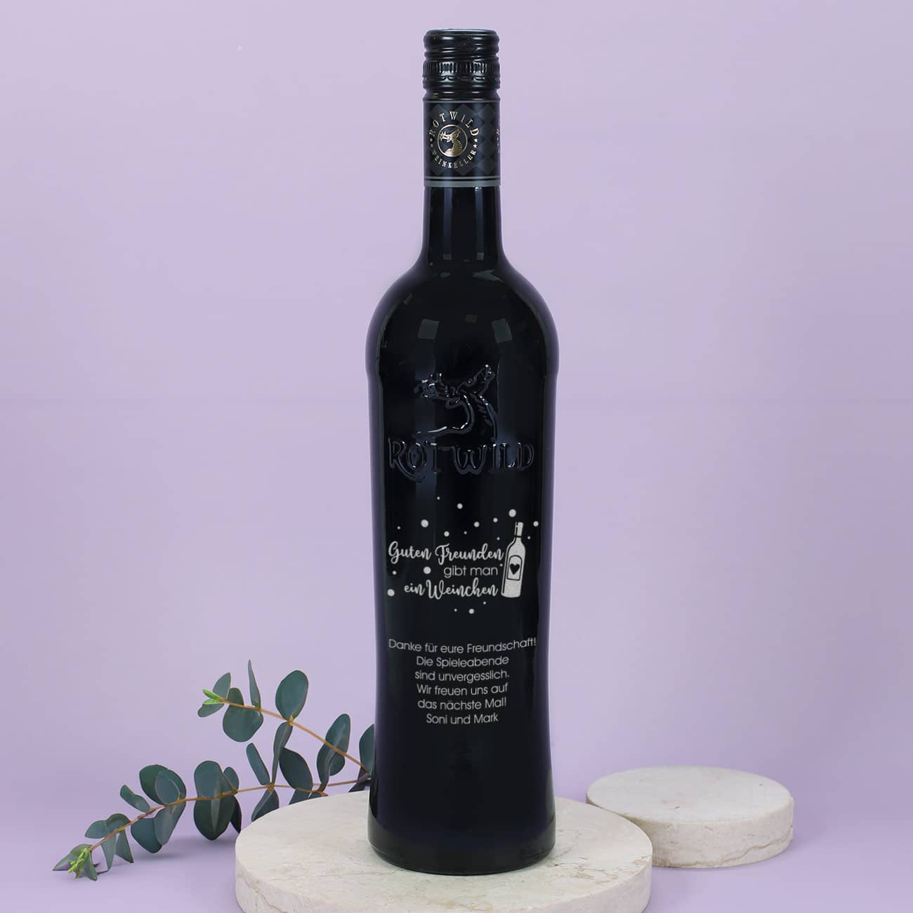 Guten Freunden gibt man ein Weinchen - Gravierte Weinflasche in verschiedenen Sorten mit Wunschtext
