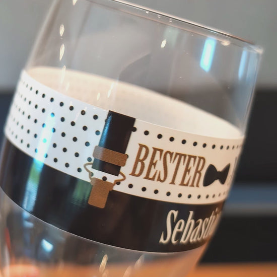 rundum bedrucktes Weizenbierglas für Papa mit Namen personalisiert